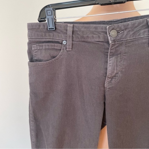 Vince Fatigue Gray Stretch Denim Cropped Baby Bell Jeans Size 30 DV051-2195 EUC - Picture 3 of 9